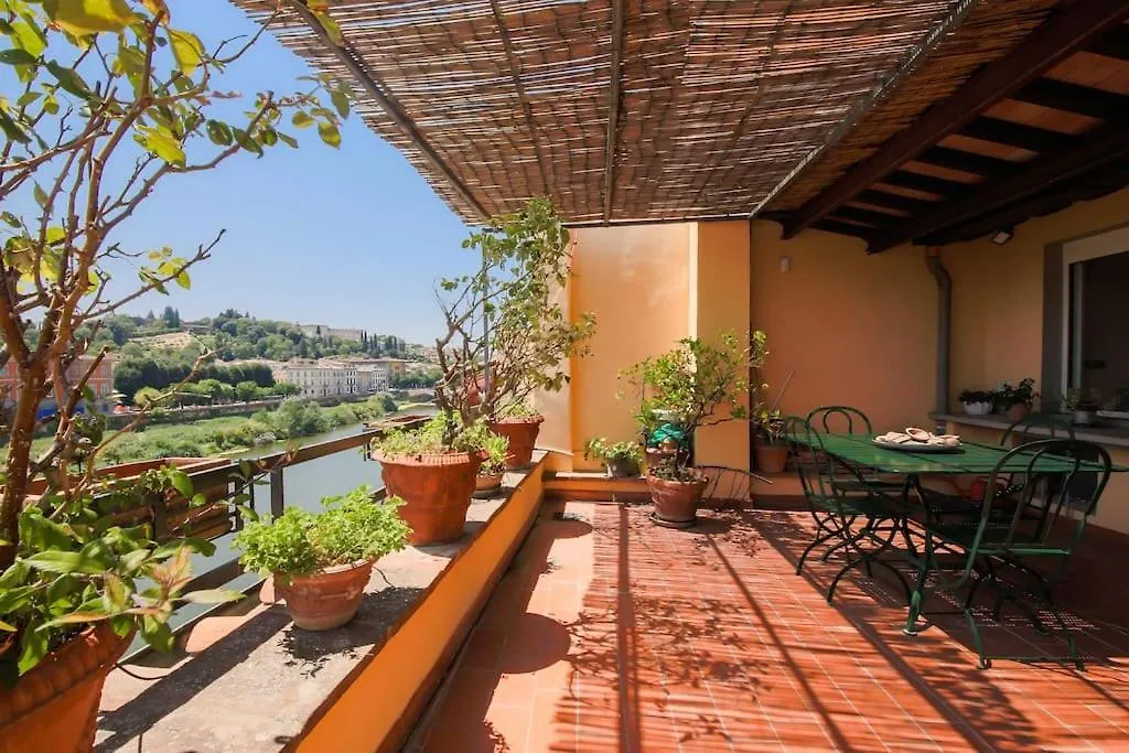Apartments Florence- Biblioteca Apartment With View Italy