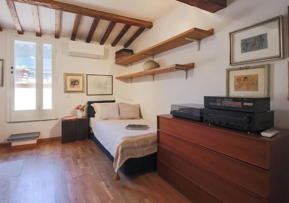 Apartments Florence- Biblioteca Apartment With View